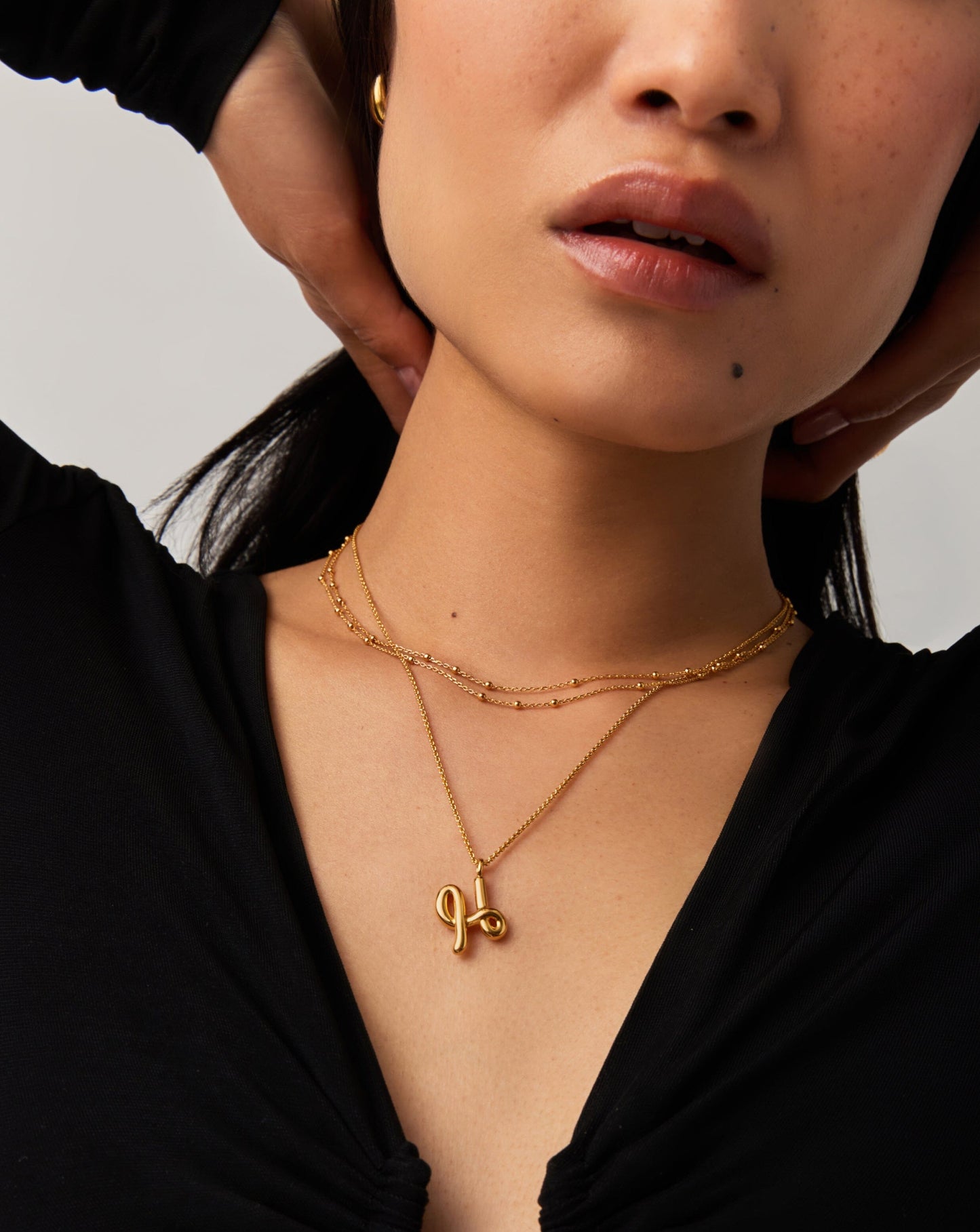 Curly Molten Initial Pendant Necklace - H | 18ct Gold Vermeil