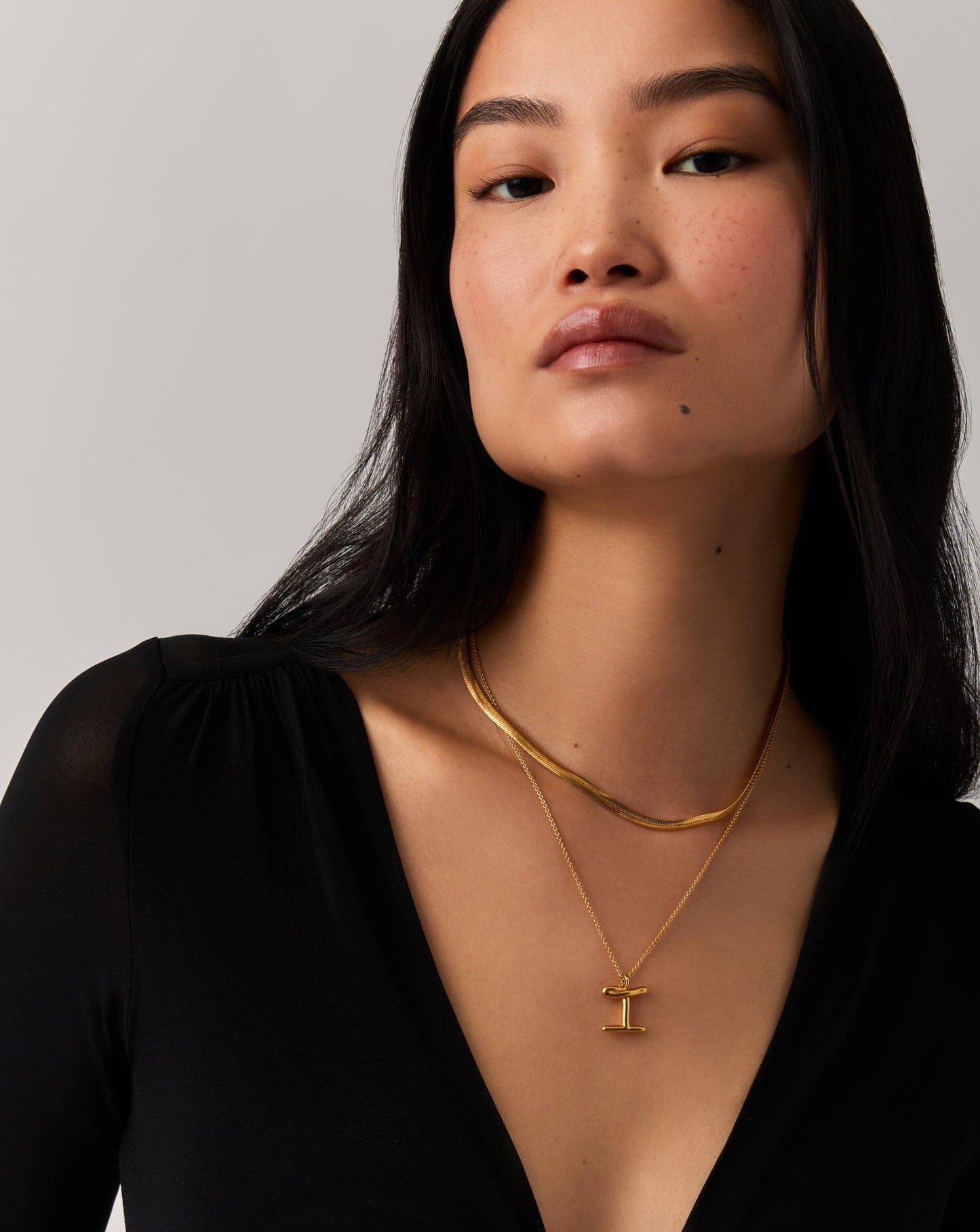 Curly Molten Initial Pendant Necklace - I | 18ct Gold Vermeil