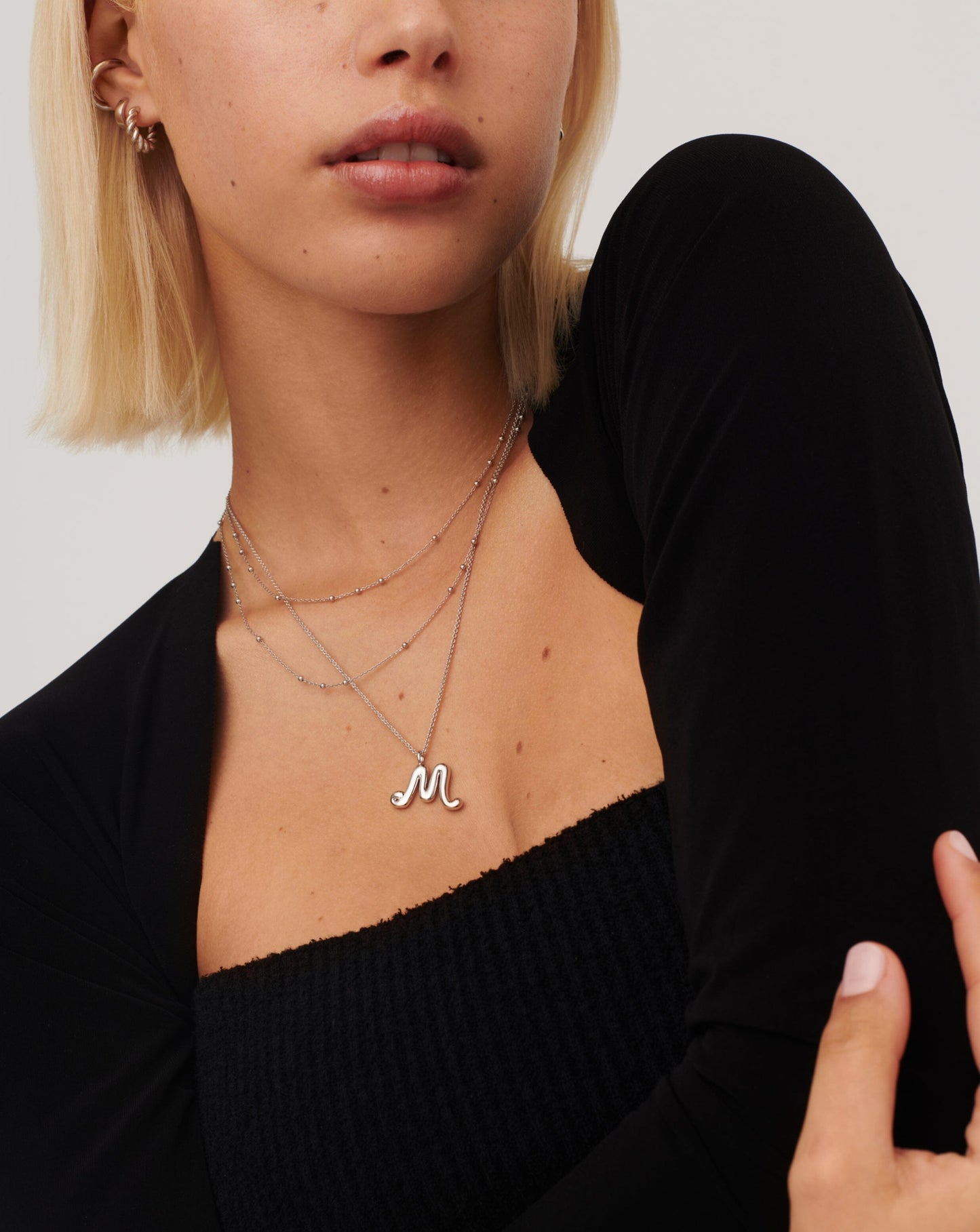 Curly Molten Initial Pendant Necklace - M | Sterling Silver