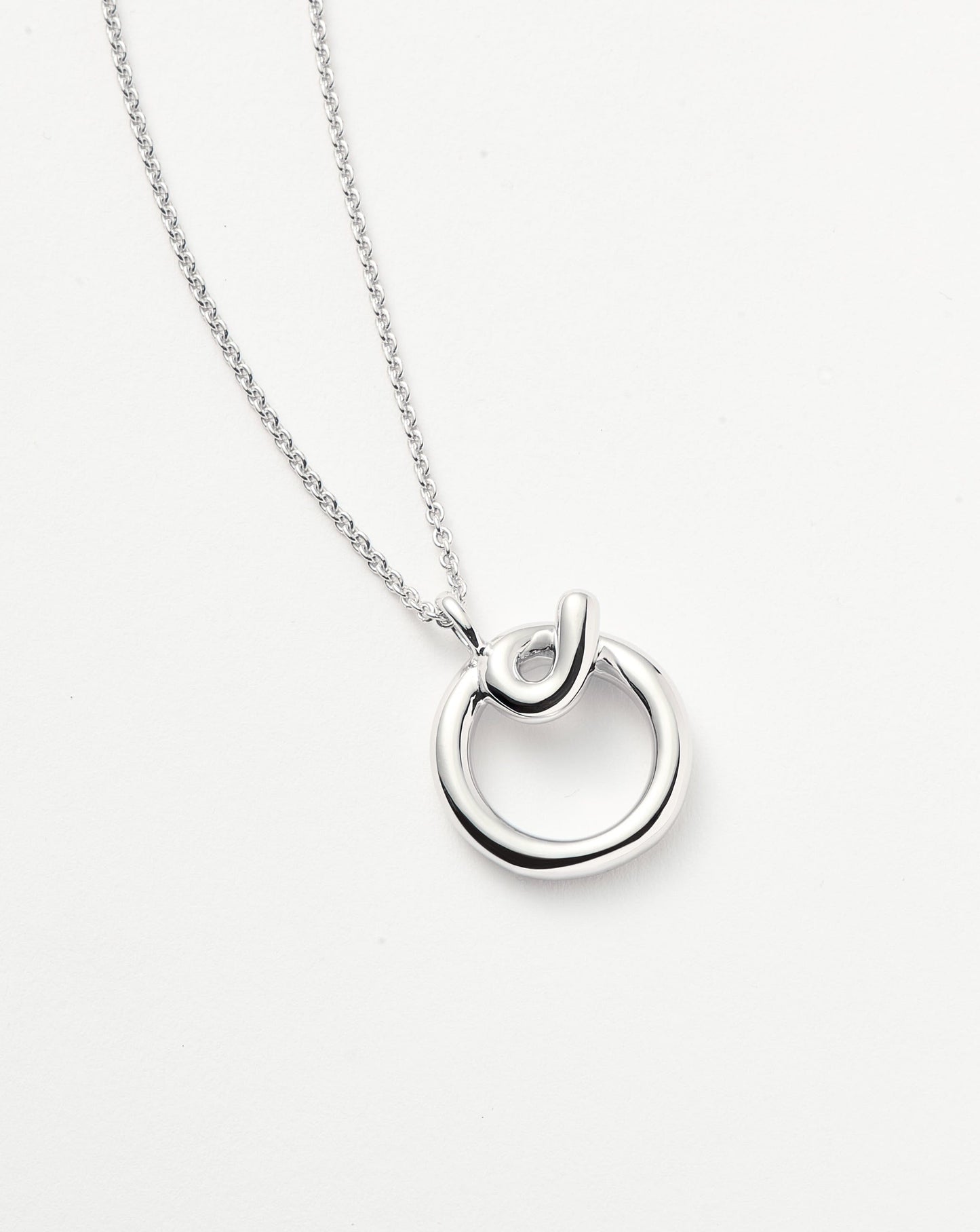 Curly Molten Initial Pendant Necklace - O | Sterling Silver