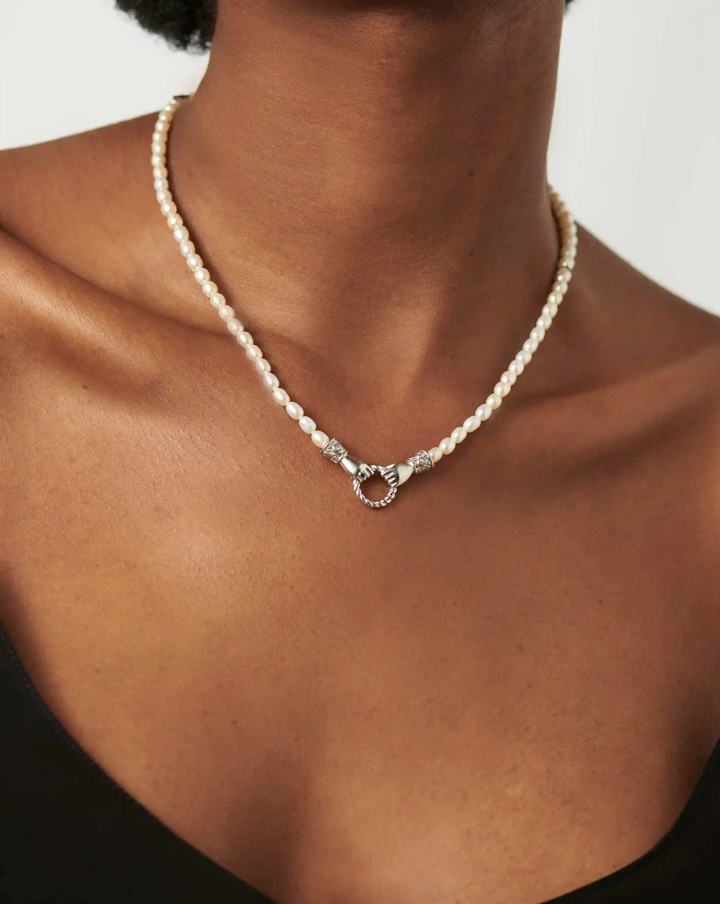 Harris Reed In Good Hands Pearl Necklace | Silver Plated/Pearl & Black Onyx